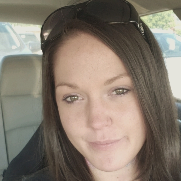 Meet your Posher, Sabrina - Picture 1 of 2